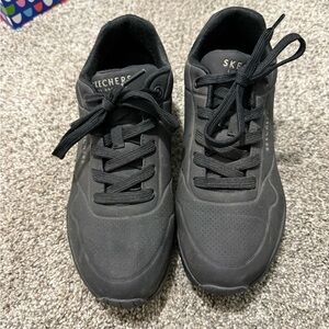 Women’s Sketchers UNO Sneakers